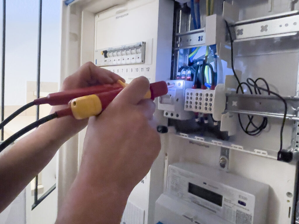 Moderne Zählerschränke 4 Sicherheit geht vor bei der Elektroinstallation. das garantieren wir als Meisterbetrieb in Solingen
